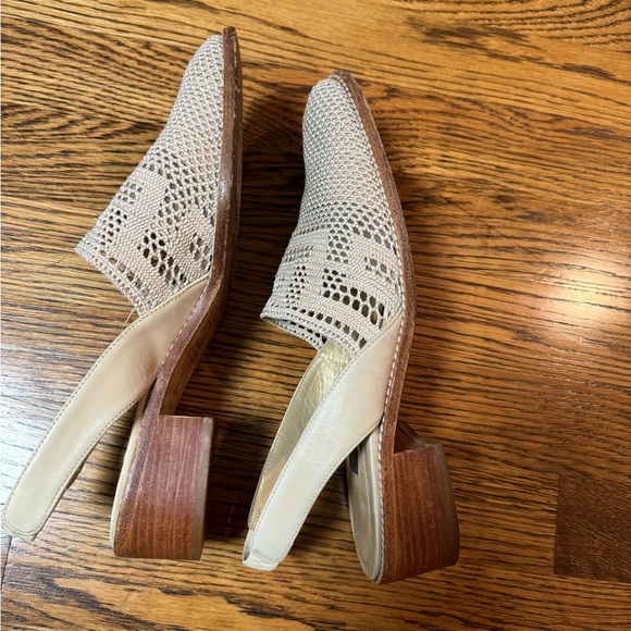 Stuart Weitzman woven sling back low heel shoes 9 AA - Picture 6 of 7